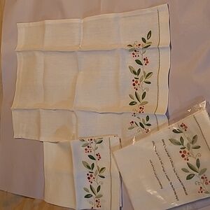 The company store bayberry guest towels. 4 pack nwt